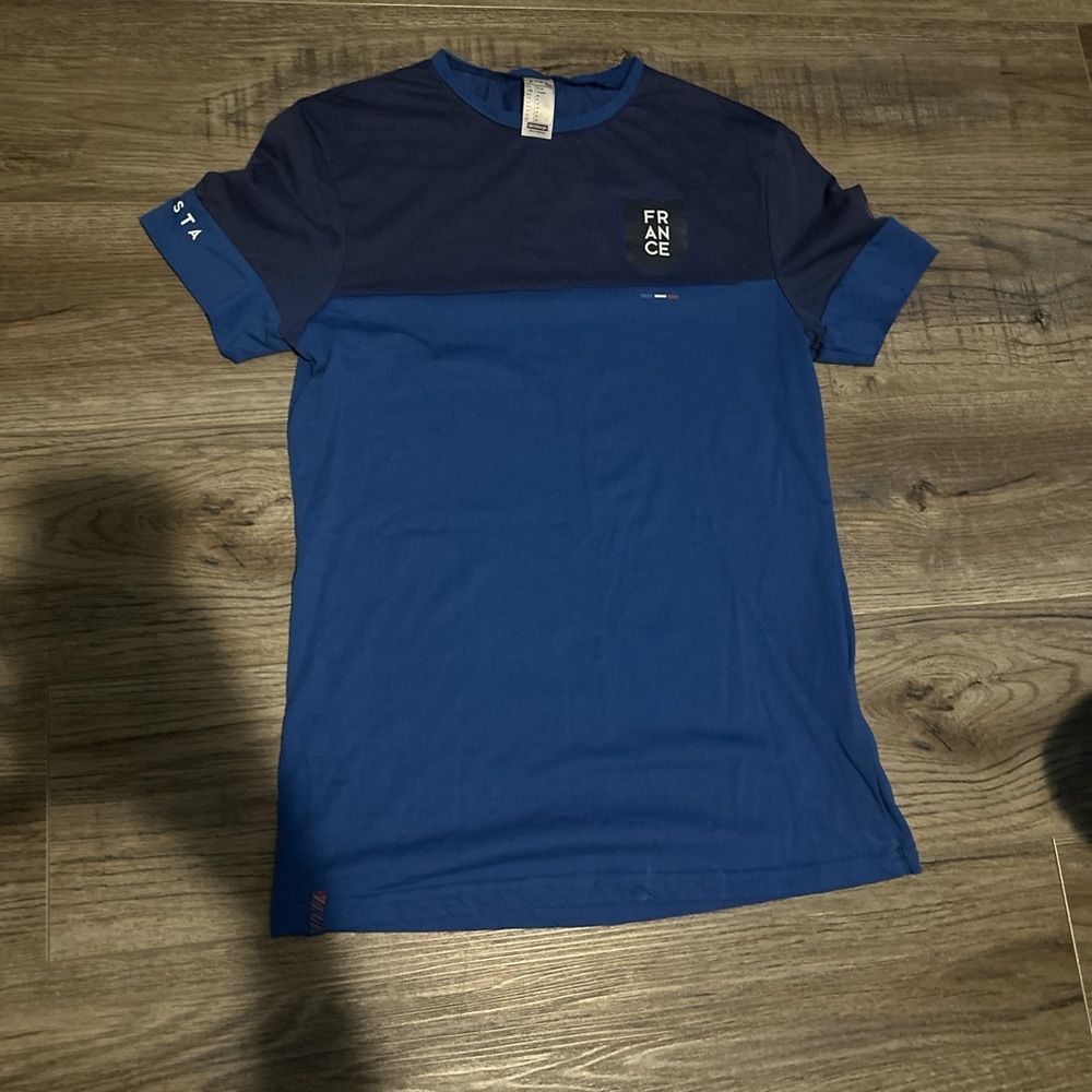 France tee